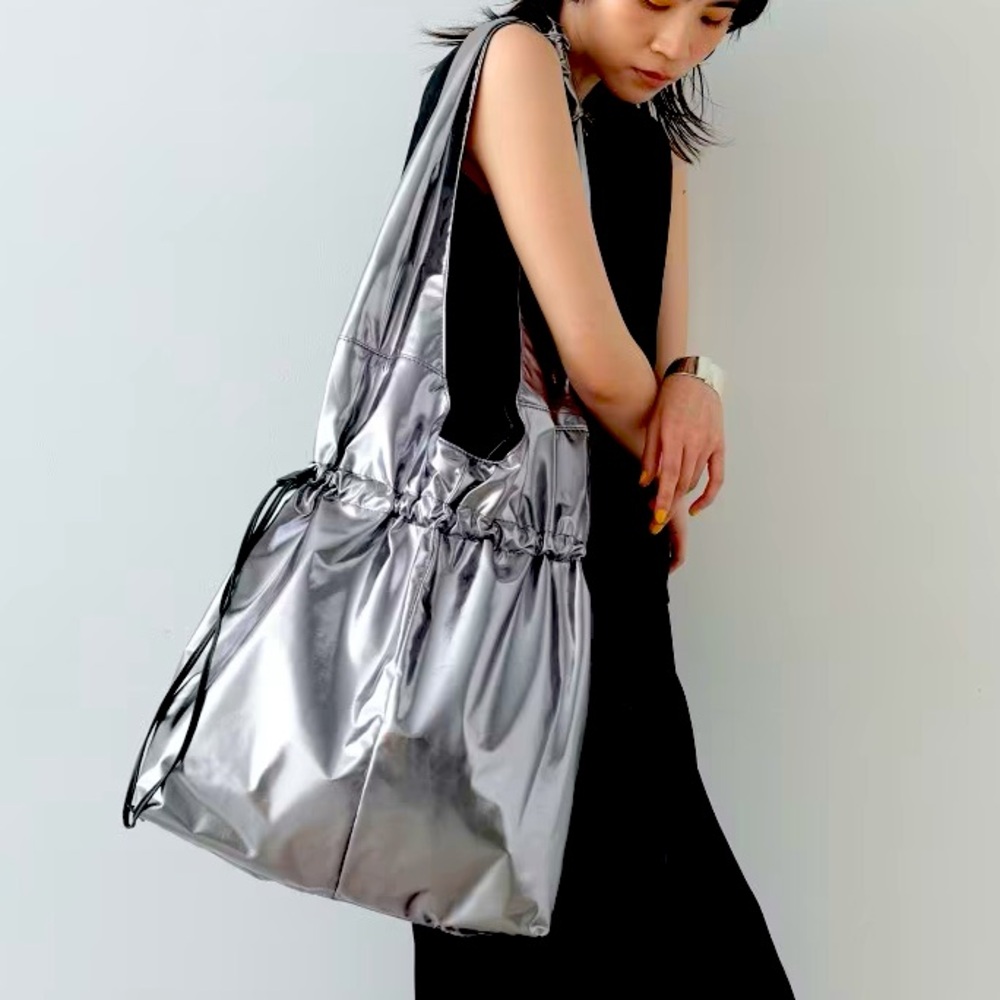 Gallest women’s silver shoulder bag